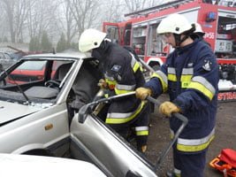 Fiat seicento zderzył się czołowo z polonezem