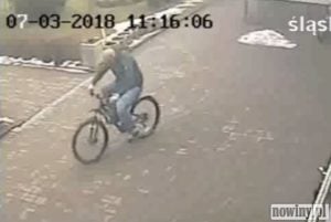 Zobacz jak złodziej kradnie rower w Świerklanach [FILM]